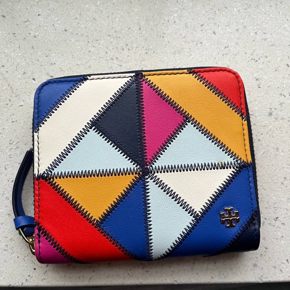 Tory Burch Diamond Stitch Medium Multi Zip Around